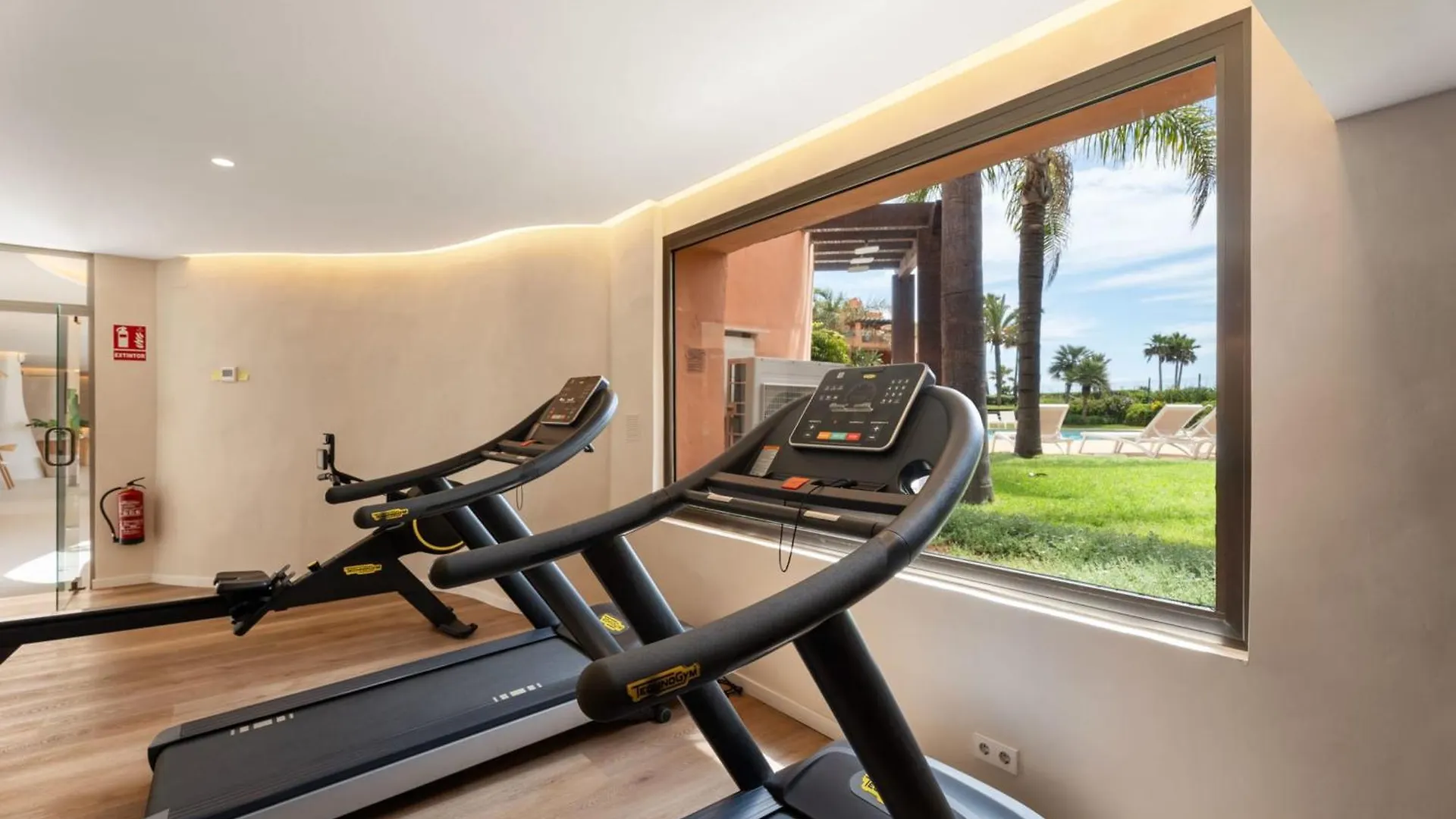 Exclusive 1 Line Beach Apartment In Marbella With Panoramic Views 0*,