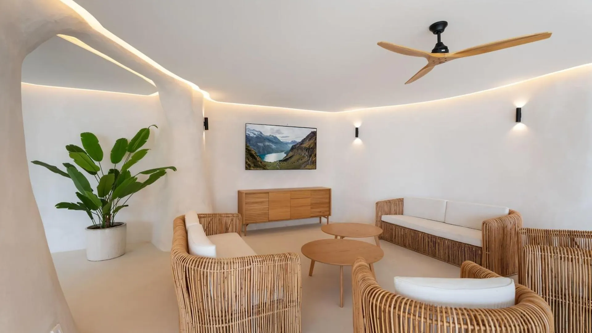 Exclusive Beachfront Apartment In Marbella Panoramic Views & Direct Beach