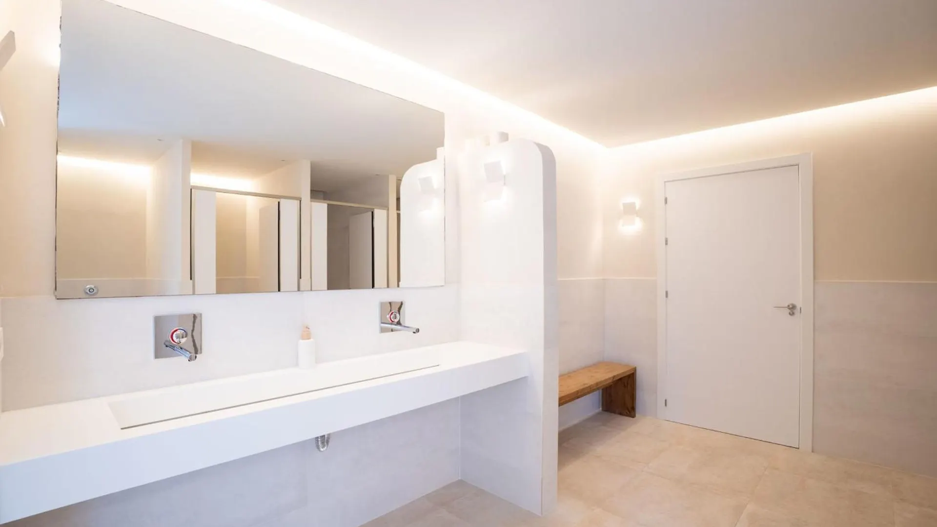Exclusive Beachfront Apartment In Marbella Panoramic Views & Direct Beach