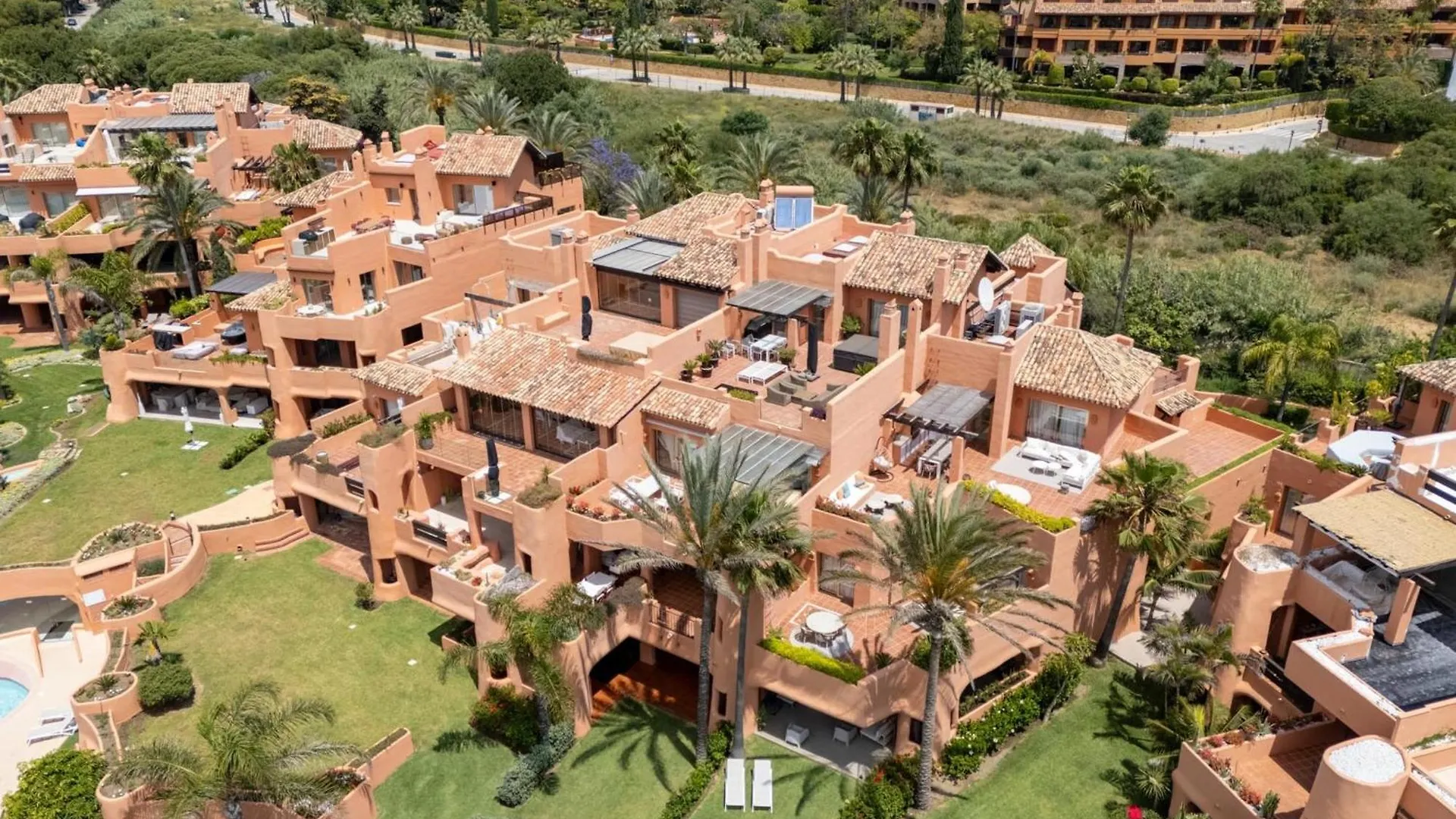 Exclusive Beachfront Apartment In Marbella Panoramic Views & Direct Beach 0*,